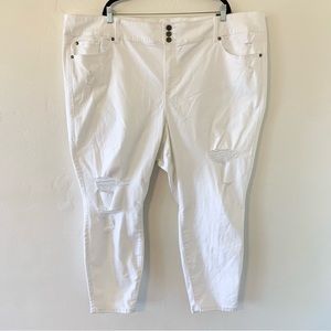 NEW Torrid High Rise Distressed Smoothing Waistband Skinny Jean Jegging in White